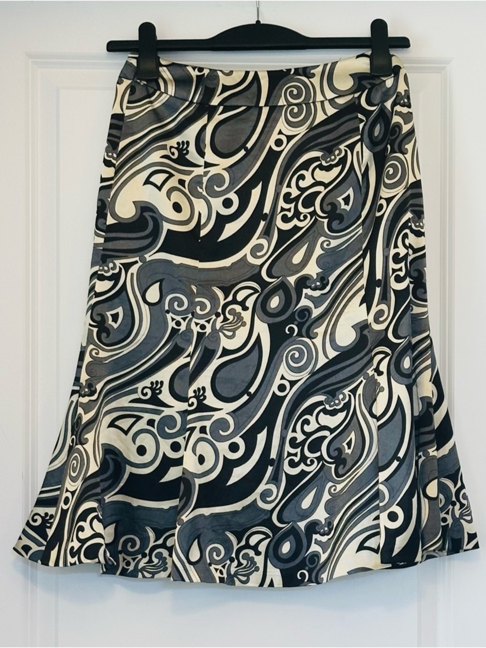Tristan & AMERICA Skirt Satin Grey Ivory Black Abstract Like-New Sz 1